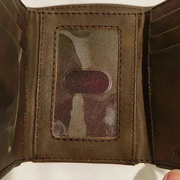 Dockers Trifold Wallet For Men Brown Color - Picture 6 of 10